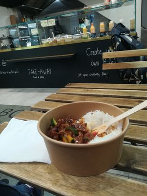  at Bowls & Pots in Vienna