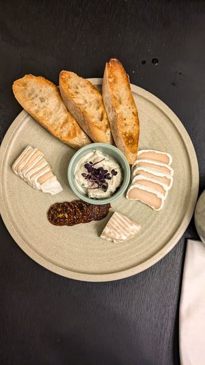 Say cheeeeeese at Veganes Gold - The Foodie Place in Stuttgart