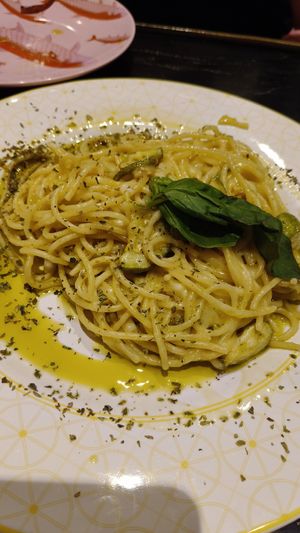 Espaguetis Nerano (de lo mejor) at Pan y Circo in Sevilla