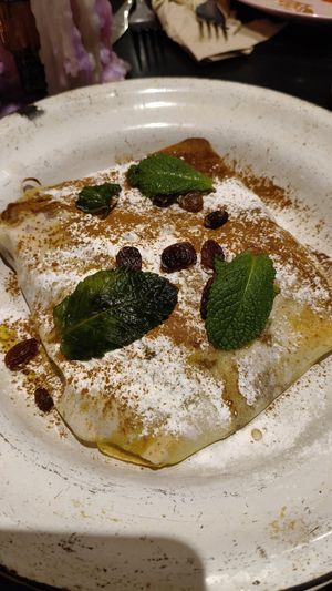 Pastela marroquí at Pan y Circo in Sevilla