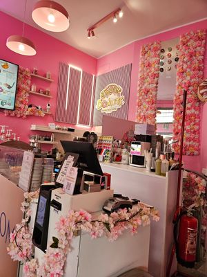 Till at Dreams Donuts in Milan