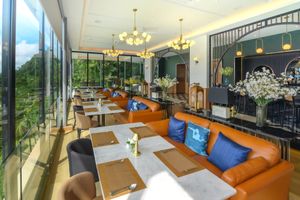 Cozy elegance with a touch of Phuket charm 🌿✨ #PlearnRestaurant at Plearn in Phuket