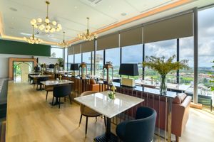 Cozy elegance with a touch of Phuket charm 🌿✨ #PlearnRestaurant at Plearn in Phuket