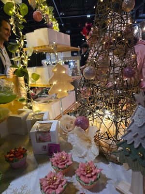 At Veganworld, Kerstbeurs, Hasselt at Blooming Art - No Storefront in Maaseik