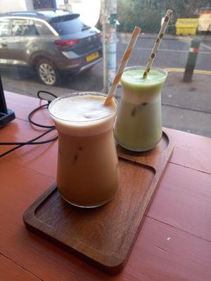 Iced oat matcha latte and iced coconut latte at Noch Coffee Co in Dundee