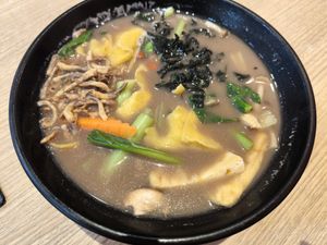 面粉粿黑豆汤

Mee Hoon Kueh With Black Bean Soup at Simple Life - AEON Bukit Ting in Klang
