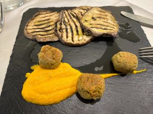 Antipasti: Falafels with grilled aubergines at Da Gio in Reggio Calabria