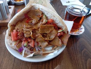 Vöner mit scharfer Sauce at Lavas in Hamburg