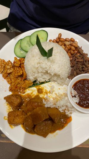 Curry mock chicken with rice at Hainan Village Signature - Sandakan - 海南乡 in Sandakan