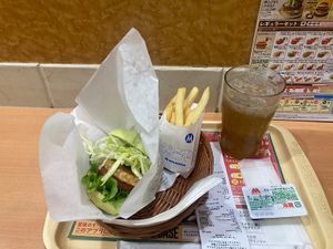 Plant based burger with sauce and fries. Plus seasonal special drink: yuzu lemon ginger ale - tasty! All for 1100¥  at Mos Burger - Oyama Station  in Tokyo