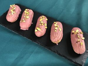 raspberry pistachio eclair  at Inclusive Bites in Nieuwegein