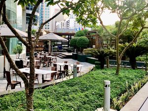 Outdoor dining  at Ostro in Dubai