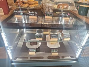 Cake selection at Wohnzimmer Coffeeshop Linz in Linz