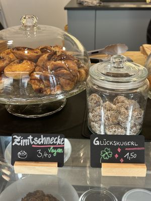 cinnamon knot, energy ball  at Wohnzimmer Coffeeshop Linz in Linz
