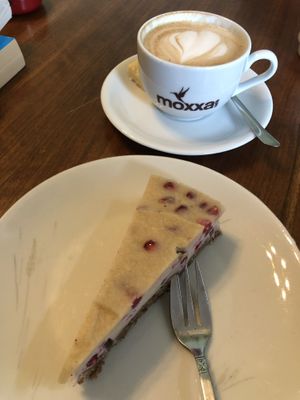 Raw pomegranate cake  at Cafe Hibiskus in Cologne