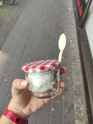 Vegan ice cream at Cafe Hibiskus in Cologne