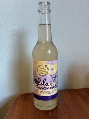 Lavendel-Zitronen-Limonade (regional hergestellt) 🍋  at Cafe Hibiskus in Cologne