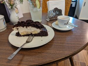 Maulwurfkuchen und Espresso at Cafe Hibiskus in Cologne