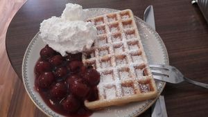 Vegan waffle! at Cafe Hibiskus in Cologne