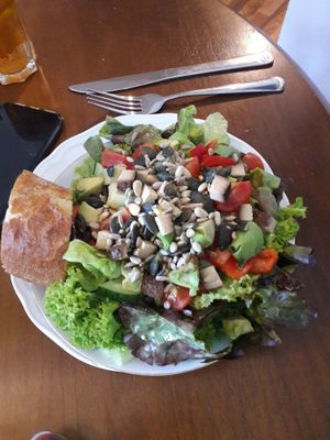 Tofu avocado Salat at Cafe Hibiskus in Cologne