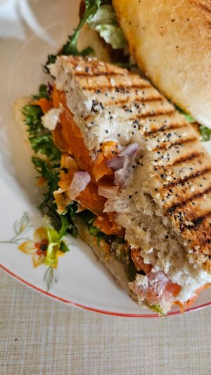 Karotten-Lachs-Bagel at Cafe Rotkehlchen - Venloer Str in Cologne