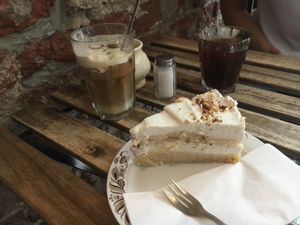 Raffaello-Torte, Eiskaffee mit Sojamilch + klassischer Eiskaffee at Cafe Rotkehlchen - Venloer Str in Cologne