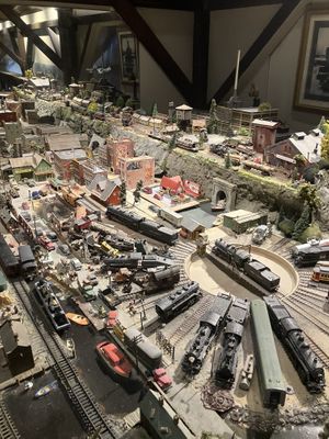 Second train display inside restaurant   at Pizza Works in Old Saybrook