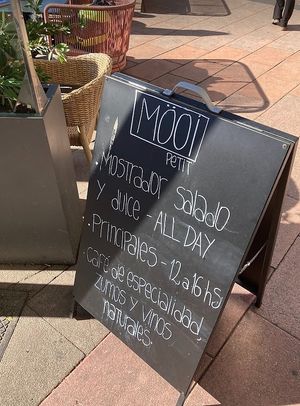  at MÖOI Petit in Madrid