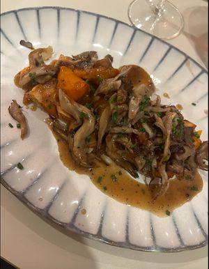 Scarpaccia de butternut,  pleurotes grillées at Tête d'ail in Rennes