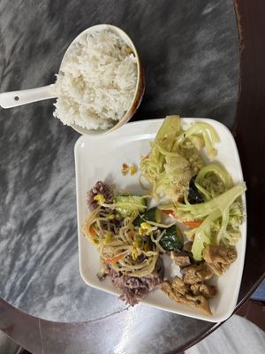   at Hóng Shàn SùShí 弘善素食 in Guangzhou