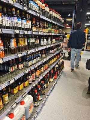 Saucen at Vinh-Loi Asien Supermarkt in Hamburg