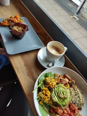 Muffin, latte and cooked breakfast at Eden Cafe in Witney