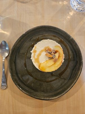 Petit dessert dont j'ai oublié le nom ,très frais at Roots Cafe in Chambery