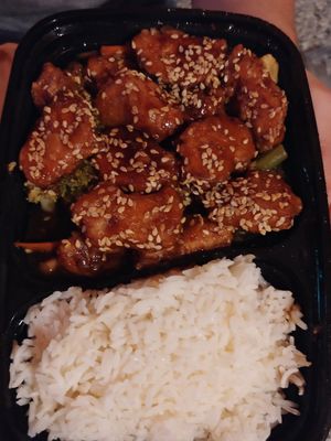 Vegan Sesame Chicken at Tangerine Cafe in Cary