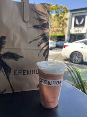   at Erewhon Market - Silverlake in Los Angeles