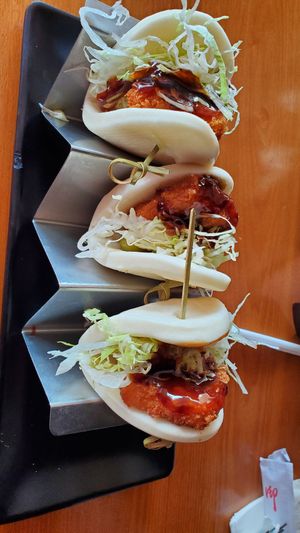 Vegan bao with fried tofu at Zuru Ramen Boba in Ocala