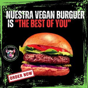 Hamburguesa veganas, acompañadas de guacamole y cebolla caramelizada at El Veganito in Aguascalientes