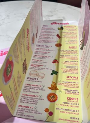 Leuke kaart en veel om te kiezen. Vegetarische gerechten ook at Vanilla Vibes Café in Sittard