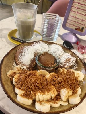Pancakes met speculoos en banaan at Vanilla Vibes Café in Sittard