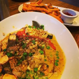 Thai Red Curry Bowl at LYFE Kitchen - River North in Chicago