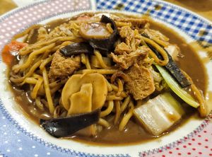 Local sarawak foo chow noodles at New Big One Food Court - 天一美食 in Kuching