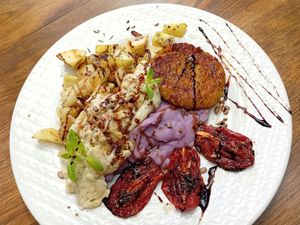  at Ravaz in Saint Denis