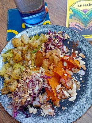  at Ravaz in Saint Denis