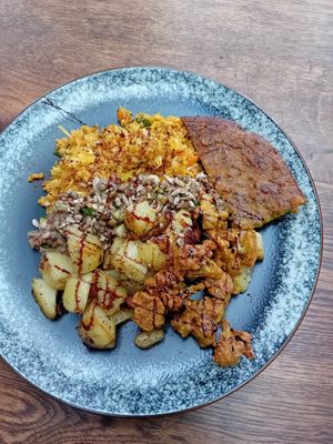  at Ravaz in Saint Denis