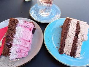 blueberry oreo cake & rocher cake at Doppeltsolecker 2.0 in Dortmund