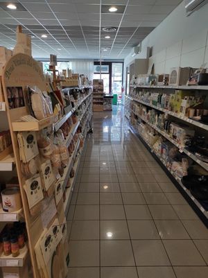 Hallway at Mondo Vegan in Salo