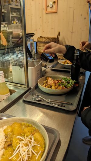 Cafeteria style checkout at SpoonFood in Vienna