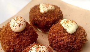 Croquetas de cocido y Don Quijote at Doxa in Madrid