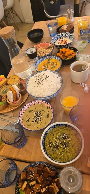 a brunch table for 4 at Riz Riz - Paradis in Paris