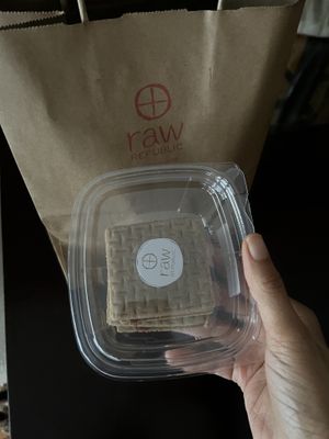 Strawberry Fig Bar #Veganuary at Raw Republic in New Orleans